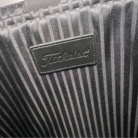 NWOT Titleist Black Professional Messenger Bag - Picture 7 of 12